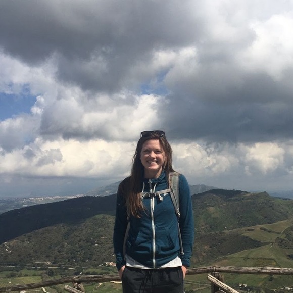 Meet your Posher, Sara - Picture 1 of 1